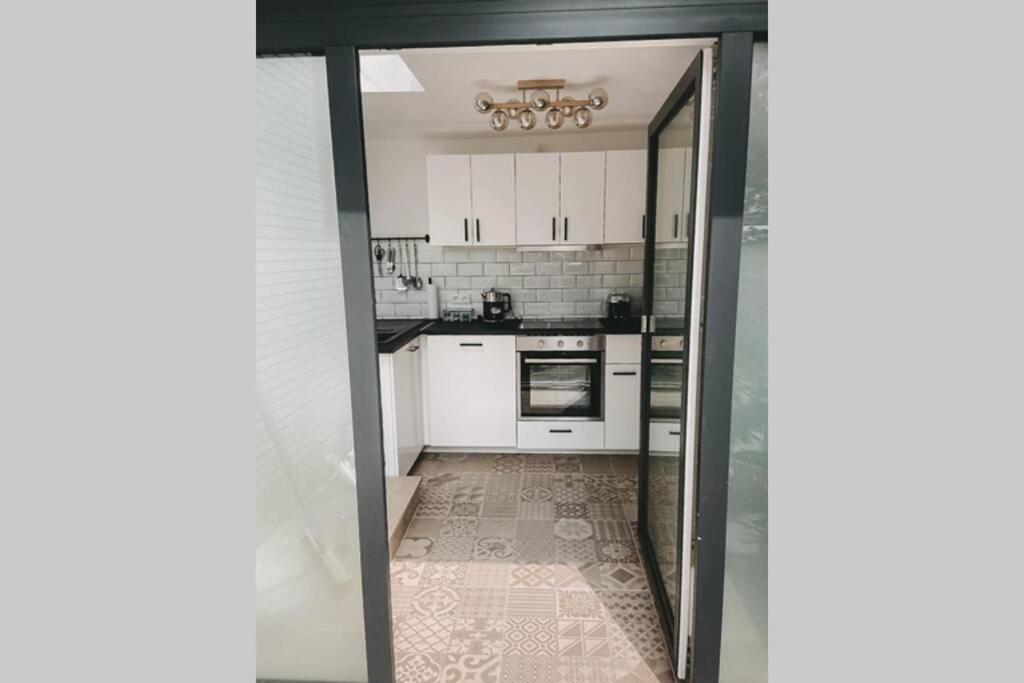 Wunderschoene Sanierte Wohnung Vor Den Toren Koelns Colónia Exterior foto